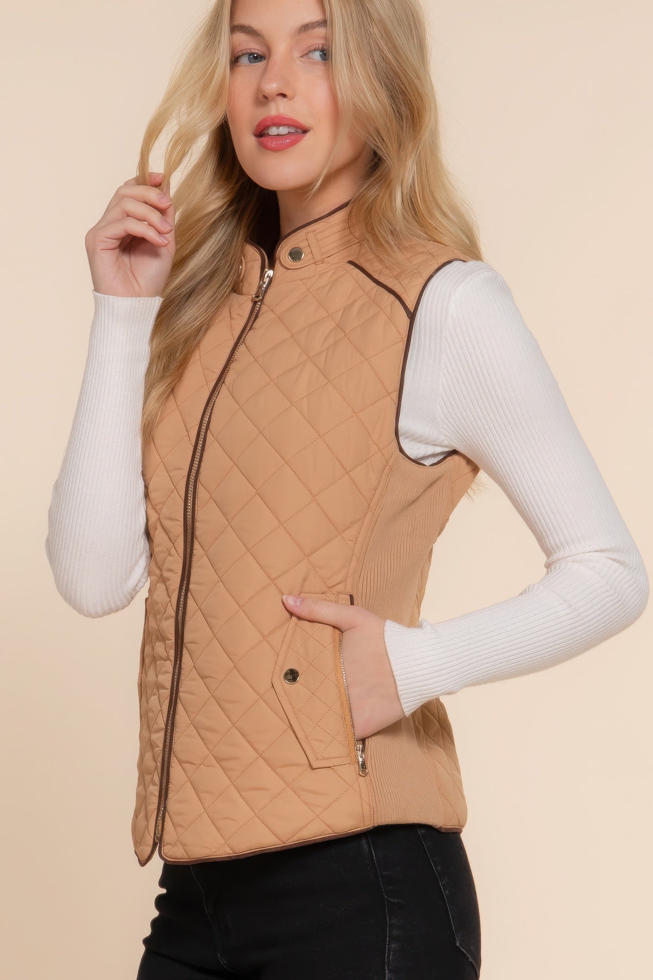 suede piping quilted padding vest